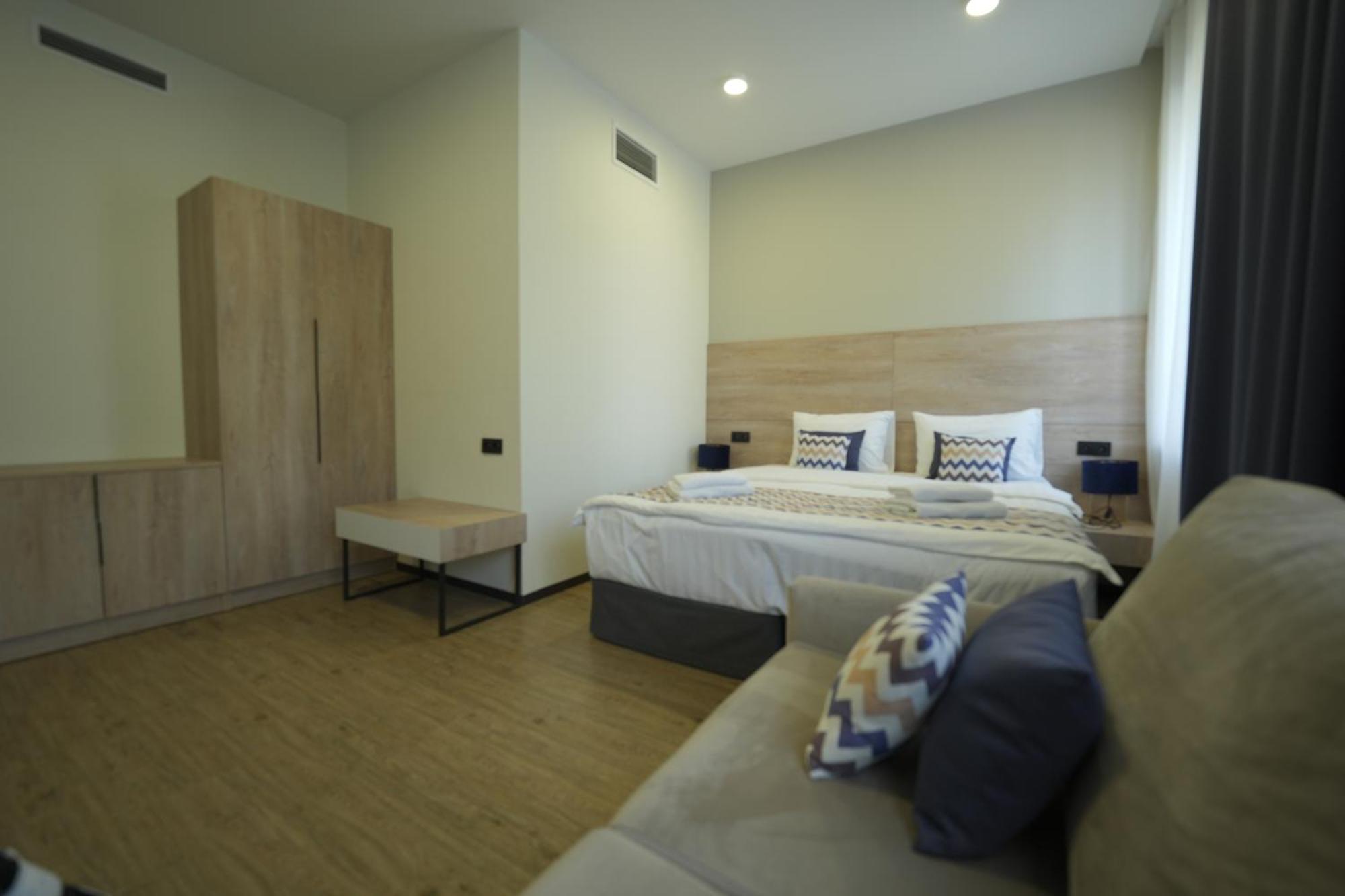 4Guest Hotel Erivan Exterior foto