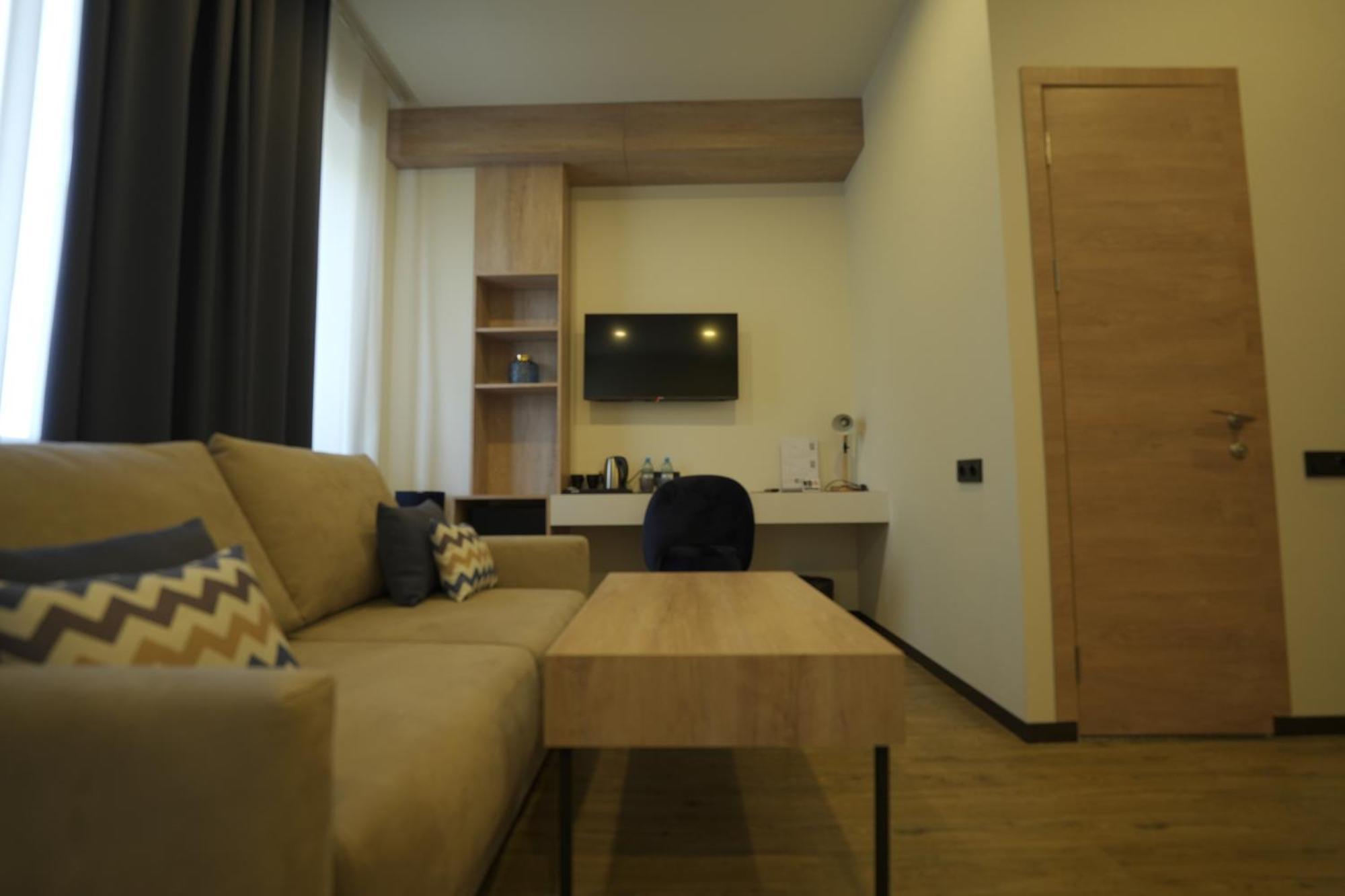 4Guest Hotel Erivan Exterior foto